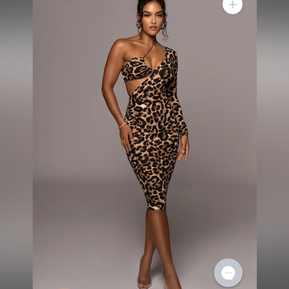 HOTT Leopard cut out Dress!!